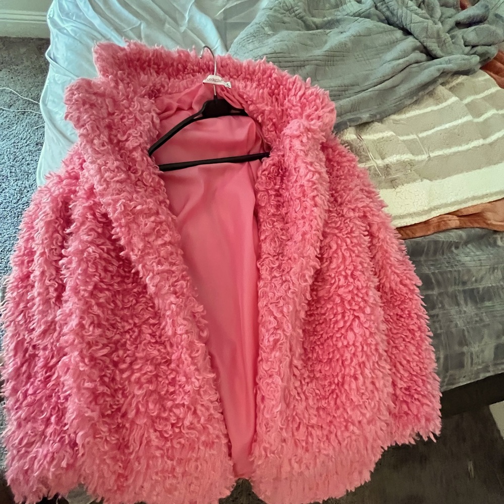 Knee long fur coat